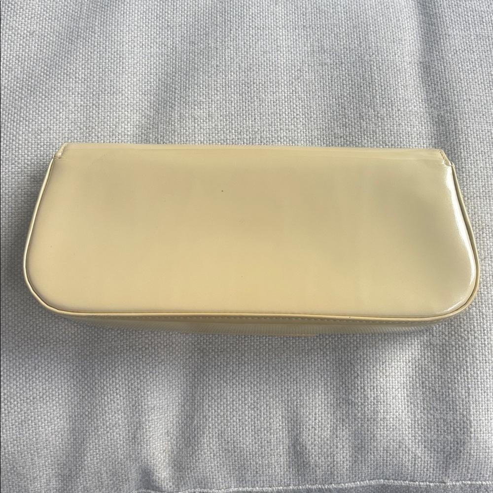 Louis Vuitton Vernis Patent Leather Pochette Sobe Blanc Clutch M93489 - Picture 4 of 16